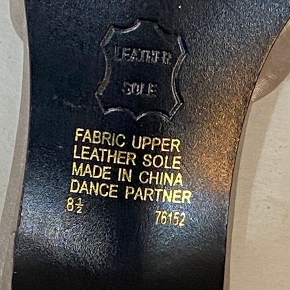 Unlisted, Fabric Heels with Genuine Leather Sole - Size 8.5 - Picture 7 of 7